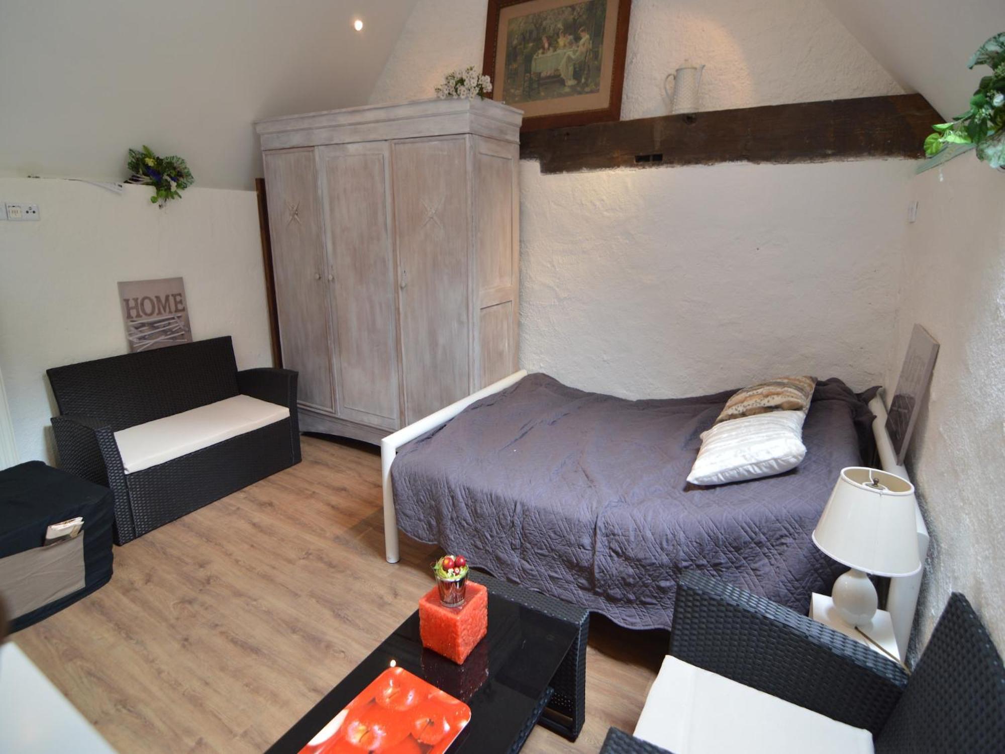 Cozy Apartment In Immerath With Fishing Near Exterior photo