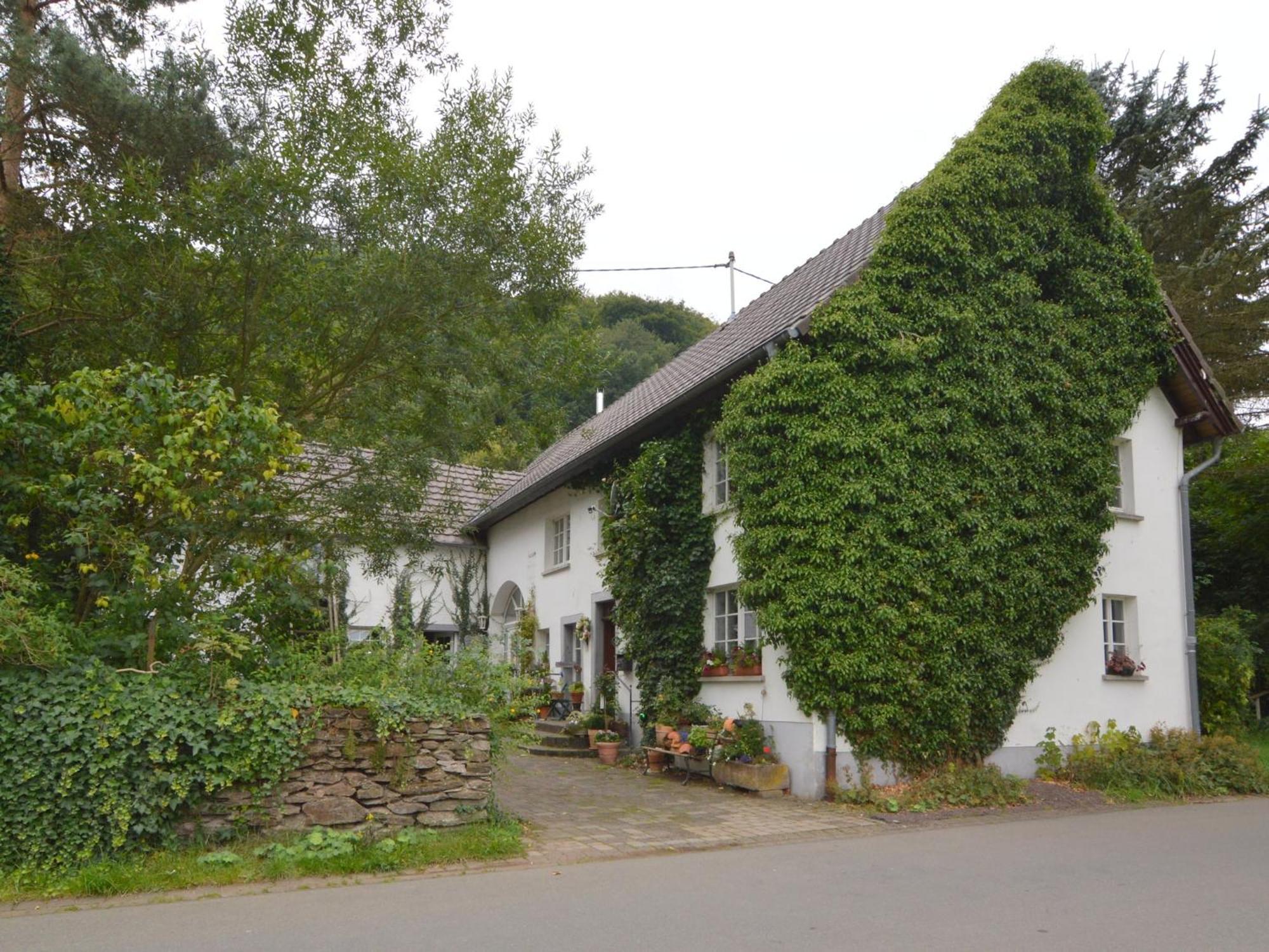Cozy Apartment In Immerath With Fishing Near Exterior photo